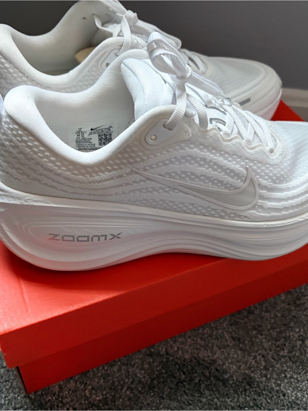 Nike pegasus plus women 9 Running Shoes white